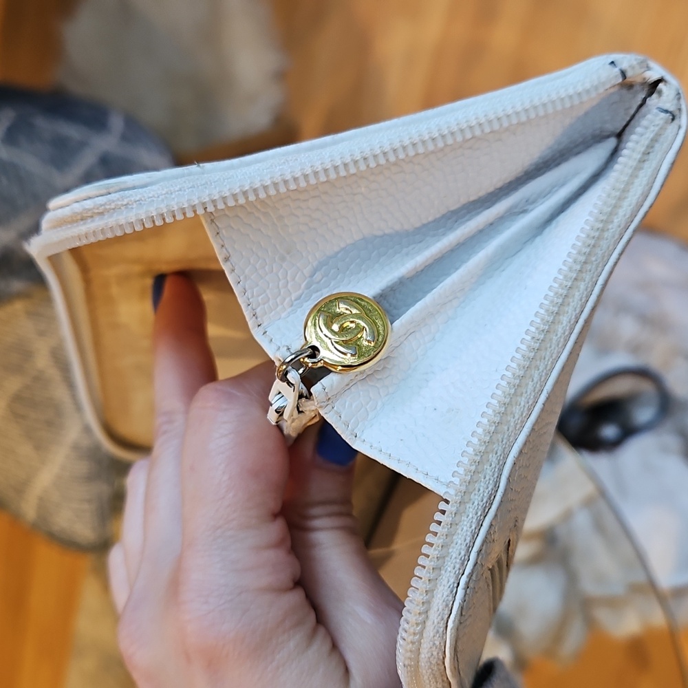 Chanel White Timeless/Classique Leather Wallet - Picture 12 of 13